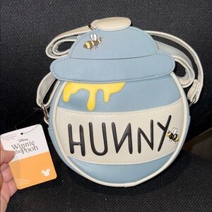 Disney Winnie the Pooh Hunny Pot Crossbody Bag - Light Blue and Cream NWT